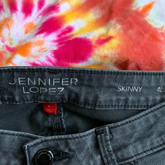Donated Feb 16 ‘22 Offers Welcome!!!! Stretch, Long and Skinny Jeans from J Lo - Picture 4 of 4